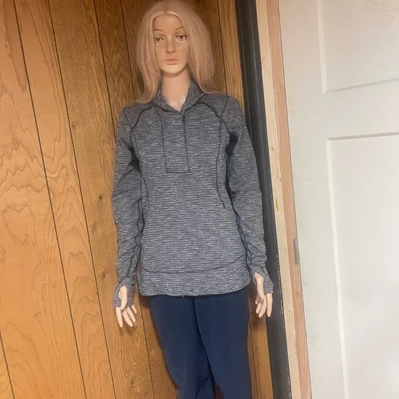 Lululemon" Think Fast Pullover - Picture 5 of 16